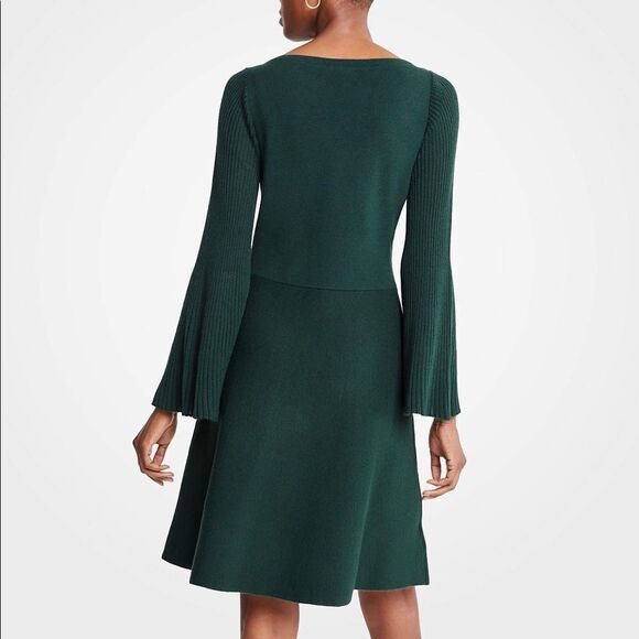 ✨ Ann Taylor Emerald Pleated Flare Sleeve Sweater Dress✨ - Picture 8 of 11